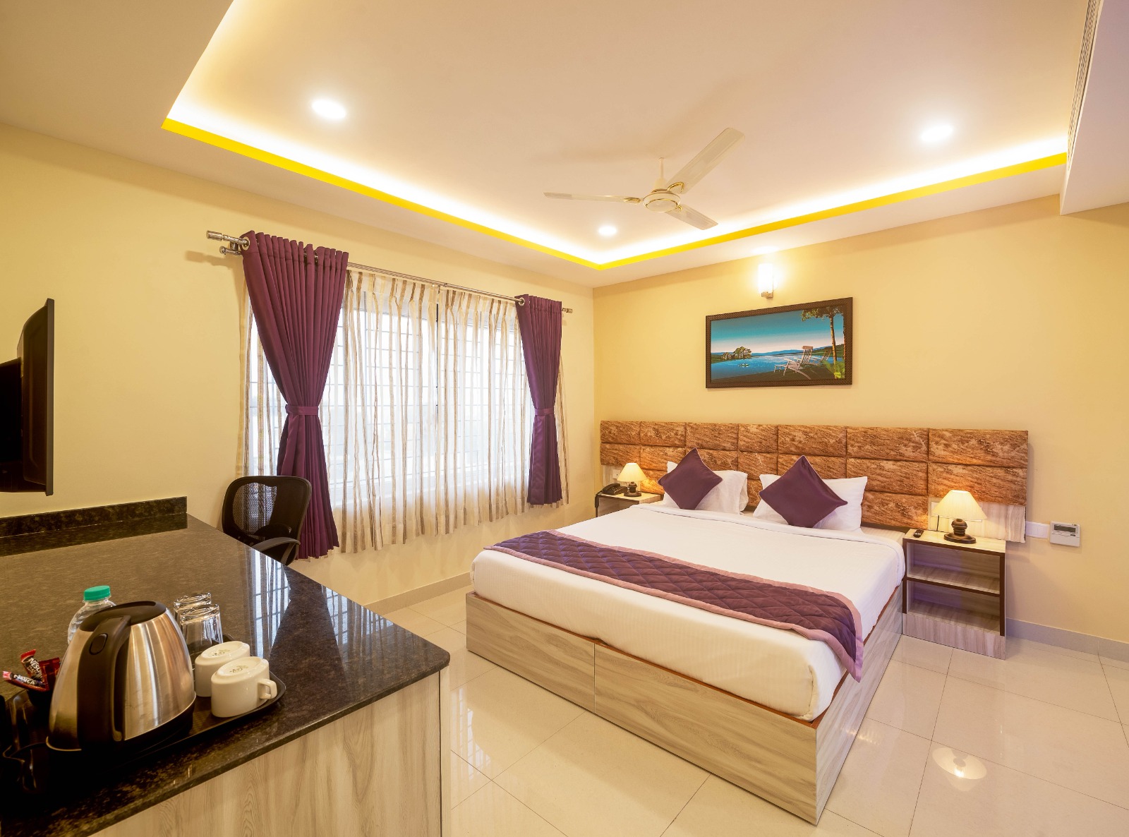Standard Room at Zenith Suites with twin bed and AC